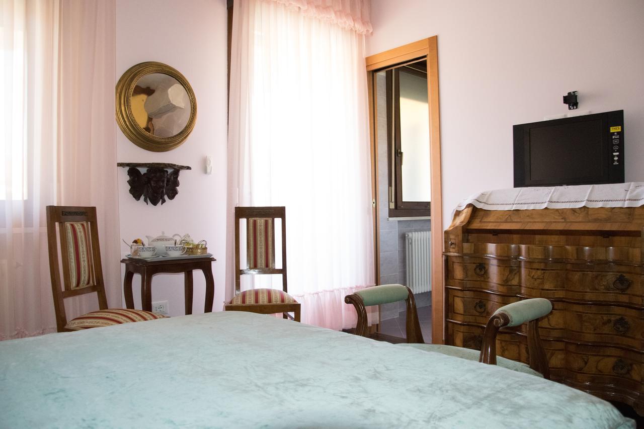 B&B Il Glicine Fiorito Lido di Venezia Exterior foto