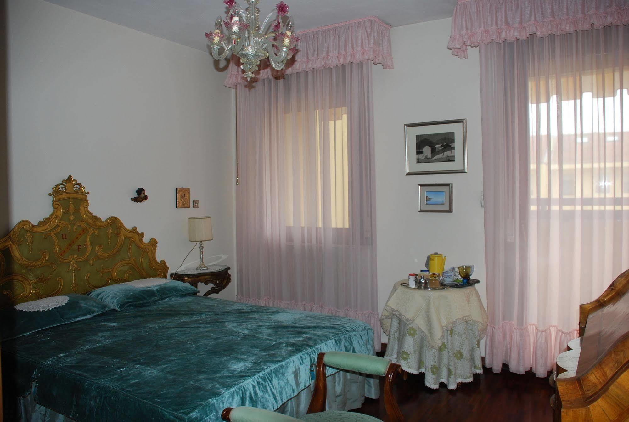 B&B Il Glicine Fiorito Lido di Venezia Exterior foto