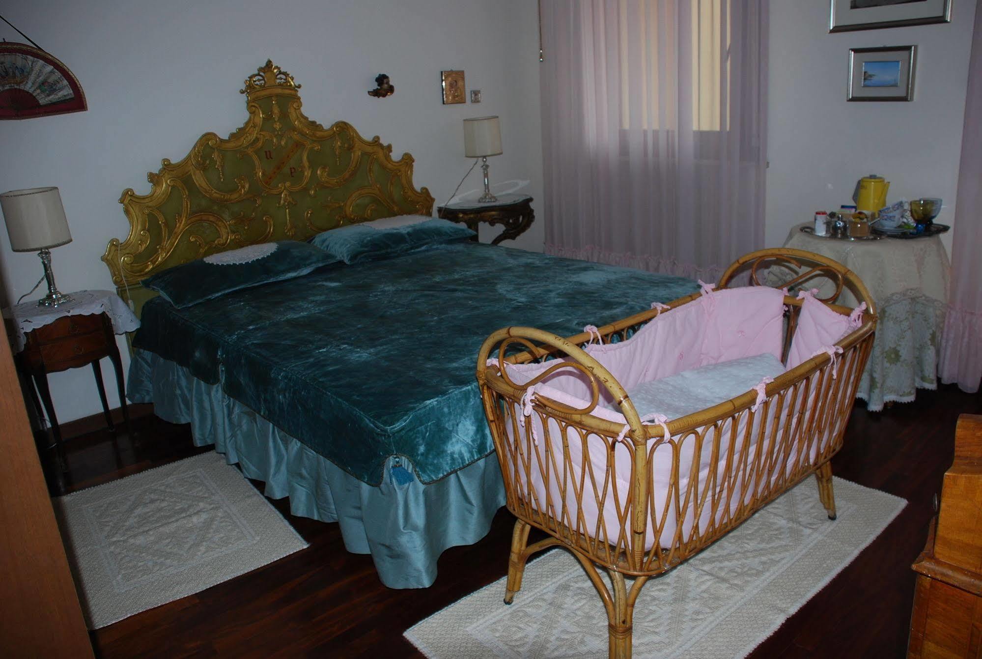 B&B Il Glicine Fiorito Lido di Venezia Exterior foto